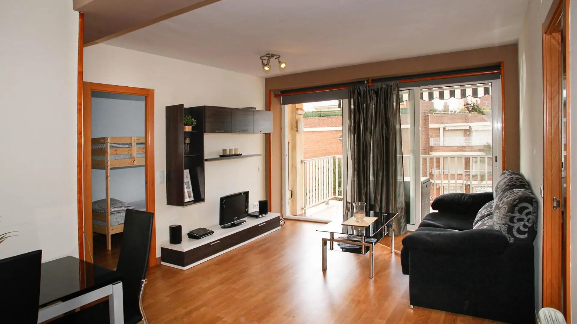 Apartment At059 Reformed & Beach Views, Airco, Wifi Torredembarra Spain