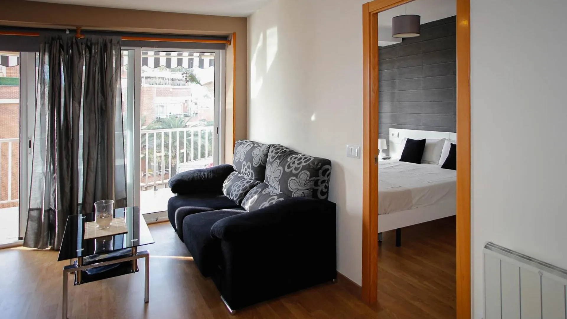 At059 Reformed & Beach Views, Airco, Wifi Torredembarra