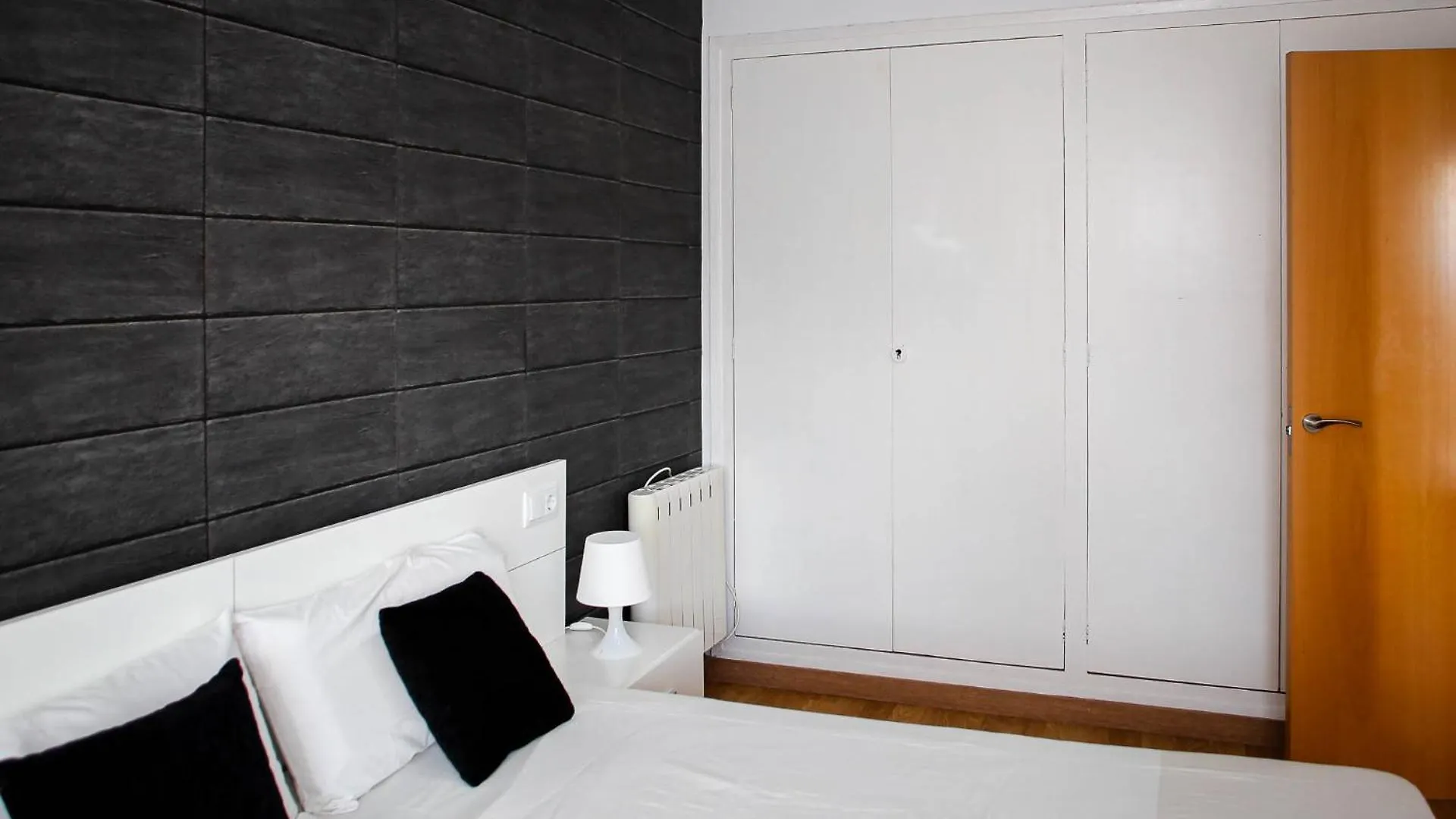 Apartment At059 Reformed & Beach Views, Airco, Wifi Torredembarra