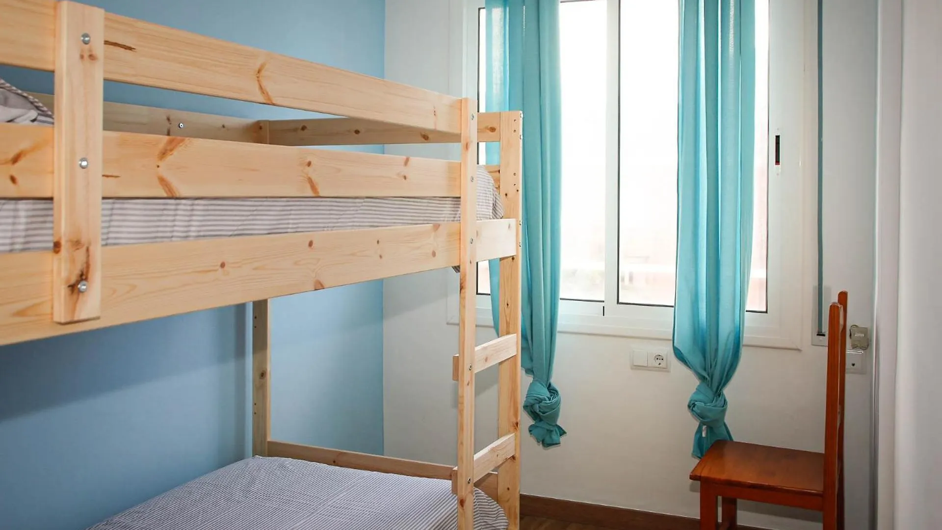 At059 Reformed & Beach Views, Airco, Wifi Torredembarra