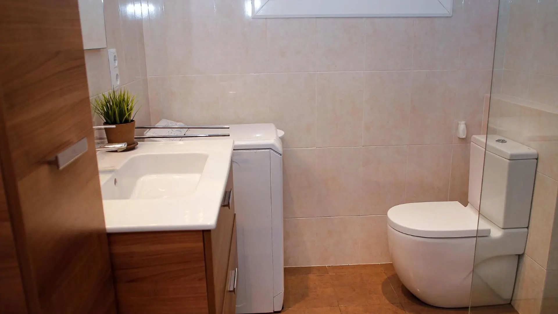 At059 Reformed & Beach Views, Airco, Wifi Torredembarra Apartment