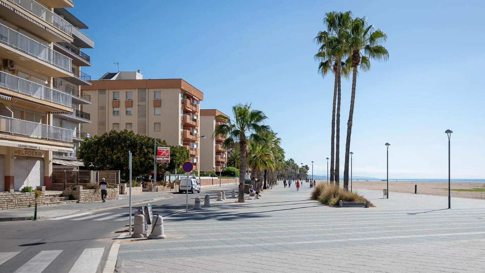 Apartment At059 Reformed & Beach Views, Airco, Wifi Torredembarra