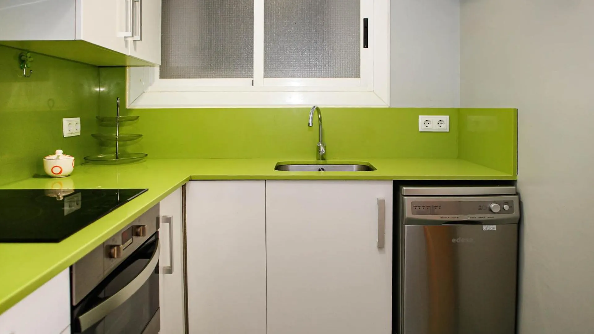 At059 Reformed & Beach Views, Airco, Wifi Torredembarra Apartment